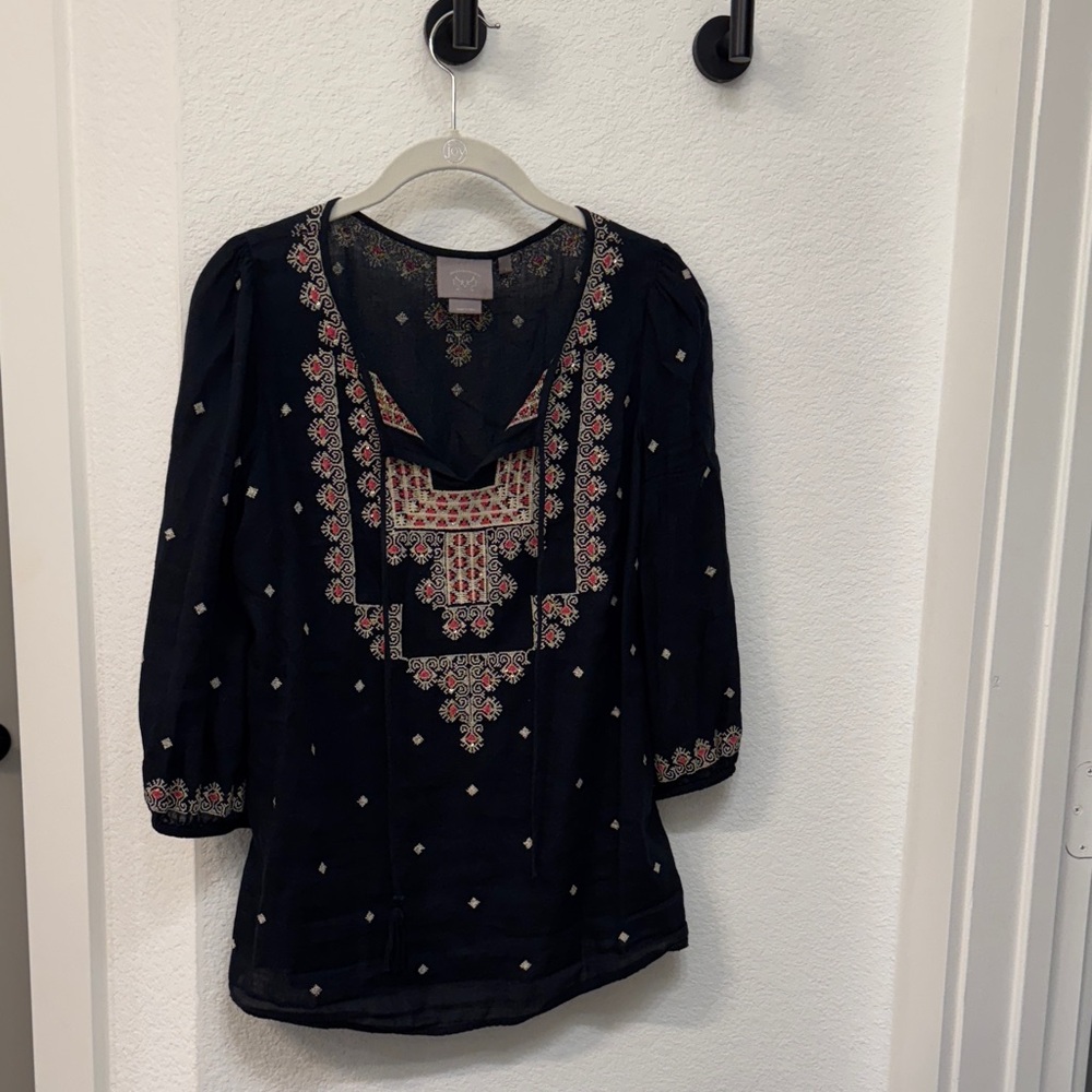 Anthropologie embroidered Black Women's Top